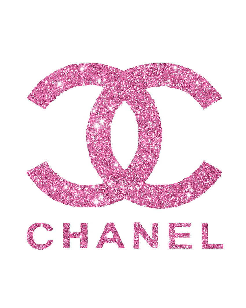 白色背景上閃閃發光的粉紅色閃粉 Chanel 標誌，帶有交織的 CC 和品牌名稱。