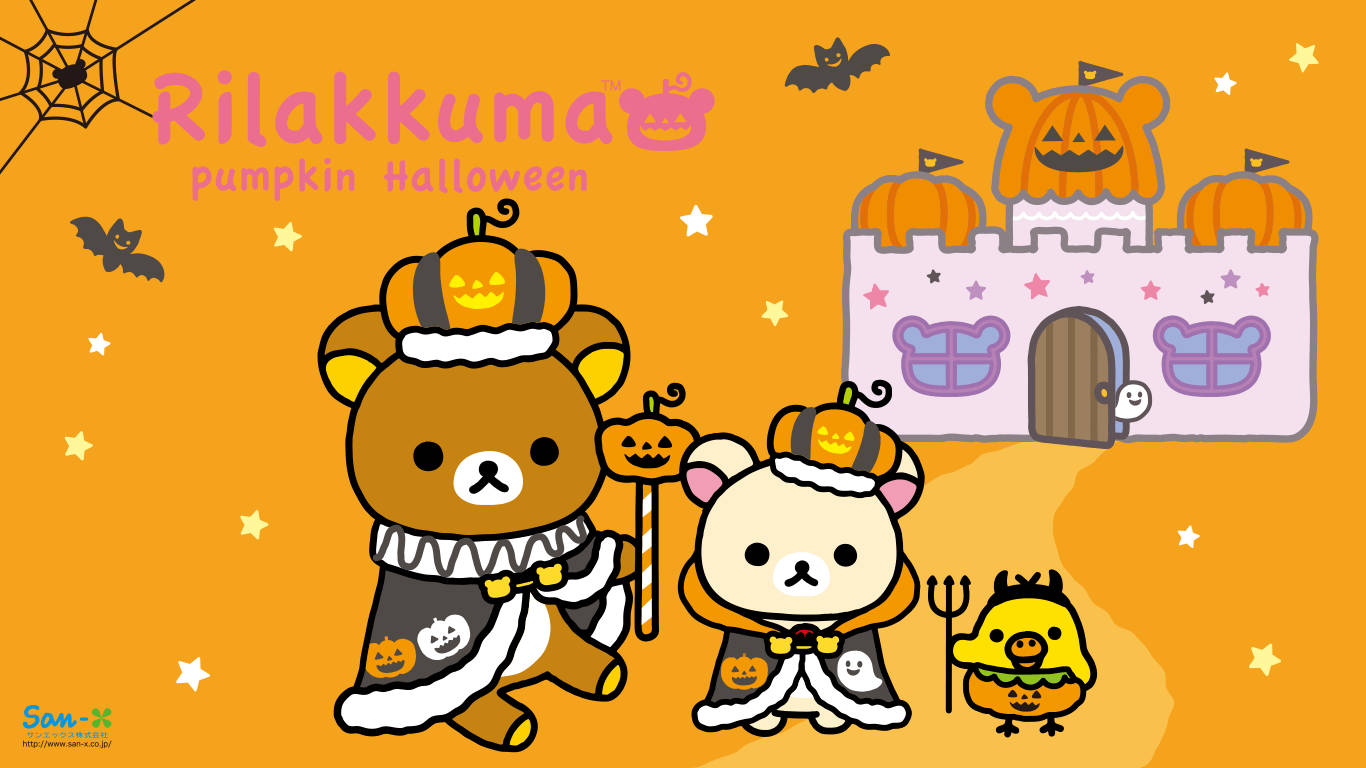 可愛萬聖節Rilakkuma 壁紙 — 可愛的鬆弛熊角色穿著南瓜主題的萬聖節服裝，站在一個有南瓜燈塔樓的城堡前，背景是星光閃爍的橙色天空。