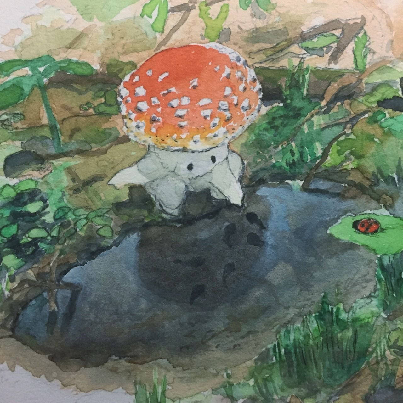 池塘附近一朵紅色和白色斑點蘑菇，睡蓮葉上有一隻瓢蟲。