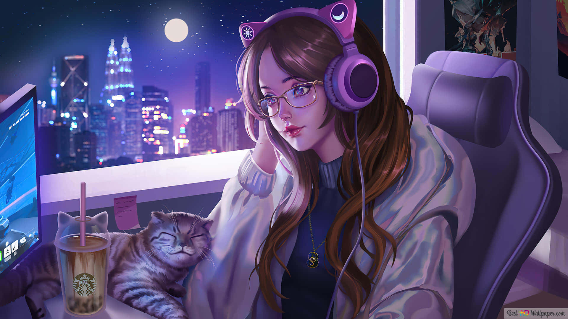 年輕女性在夜晚與貓和星巴克飲品在窗邊玩遊戲。