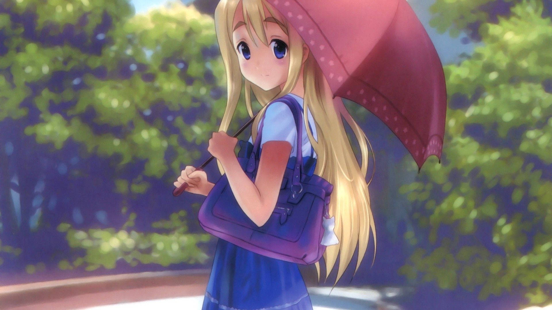 金髮動畫女孩在陽光明媚的戶外場景中拿著粉紅色雨傘。
