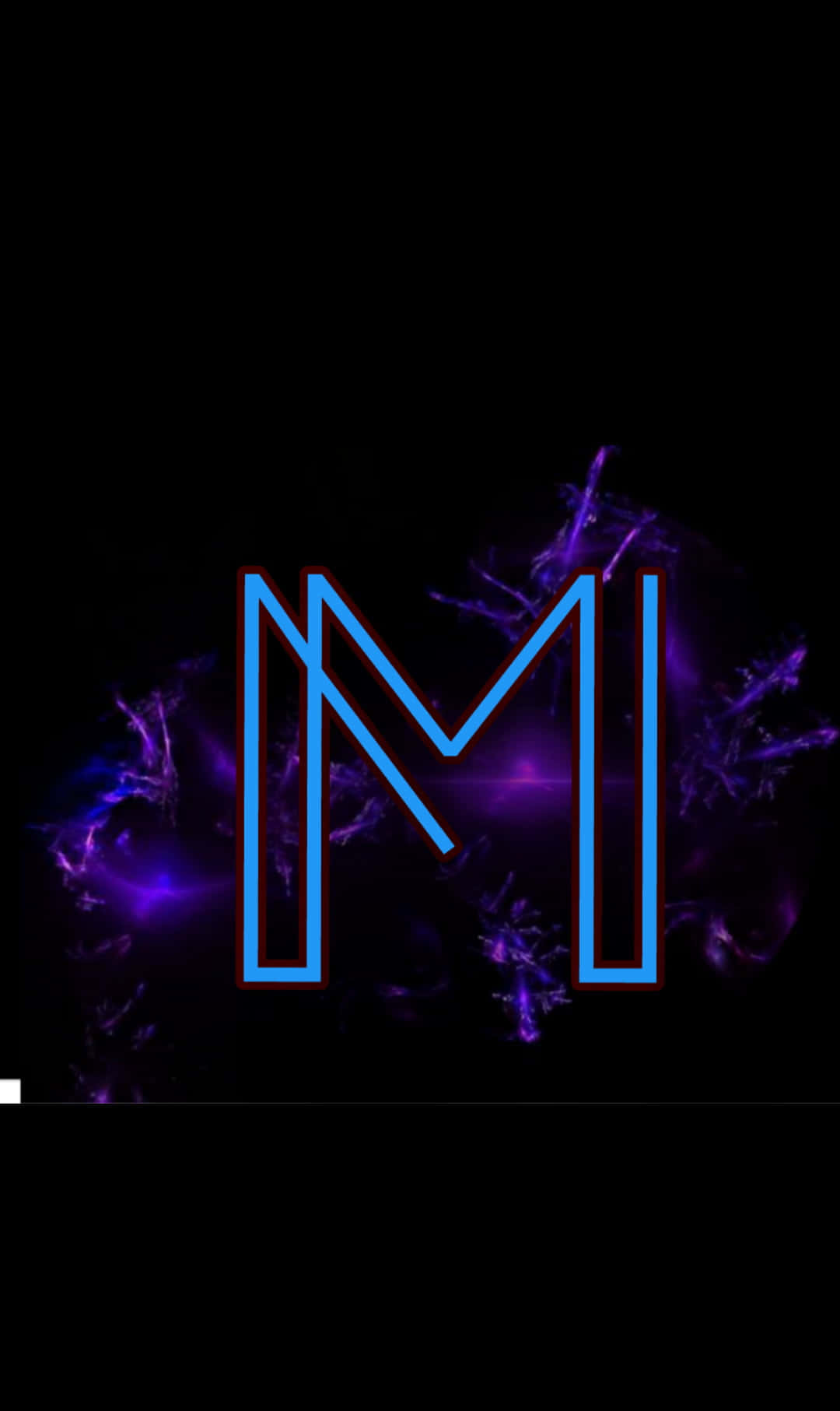 發光的藍色霓虹字母M，帶有紫色電能爆發，背景為黑色。