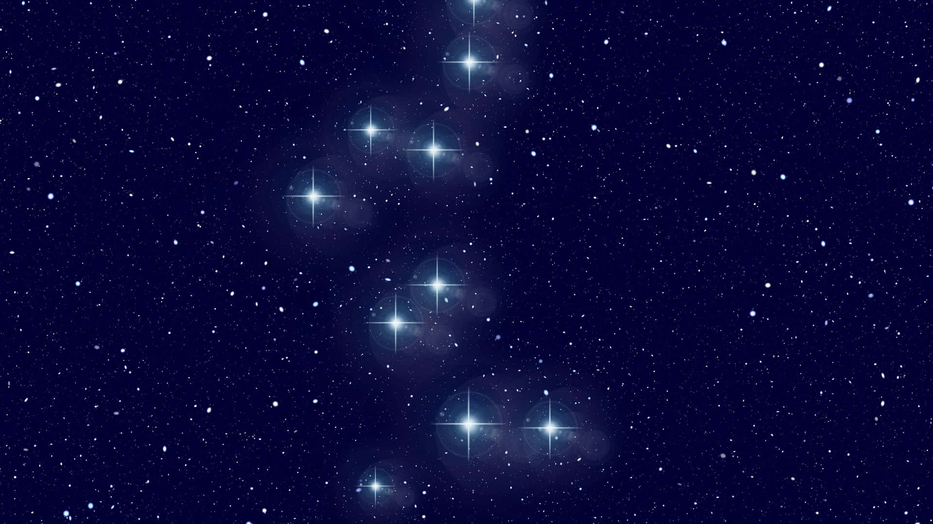 繁星點點的夜空，明亮的星團在深藍色背景下閃耀。