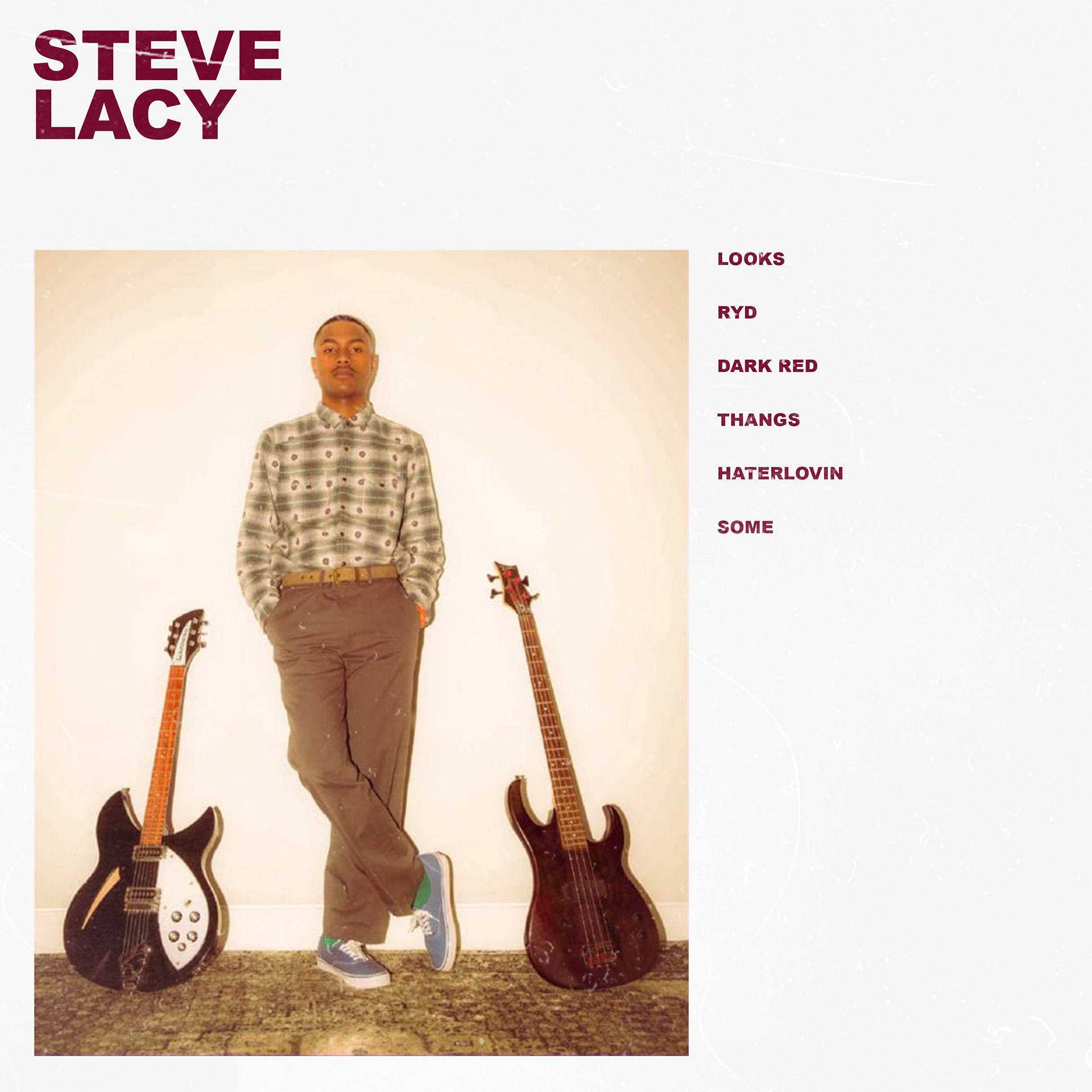 藝術家 Steve Lacy 站在兩支結他之間，旁邊有專輯標題文字。
