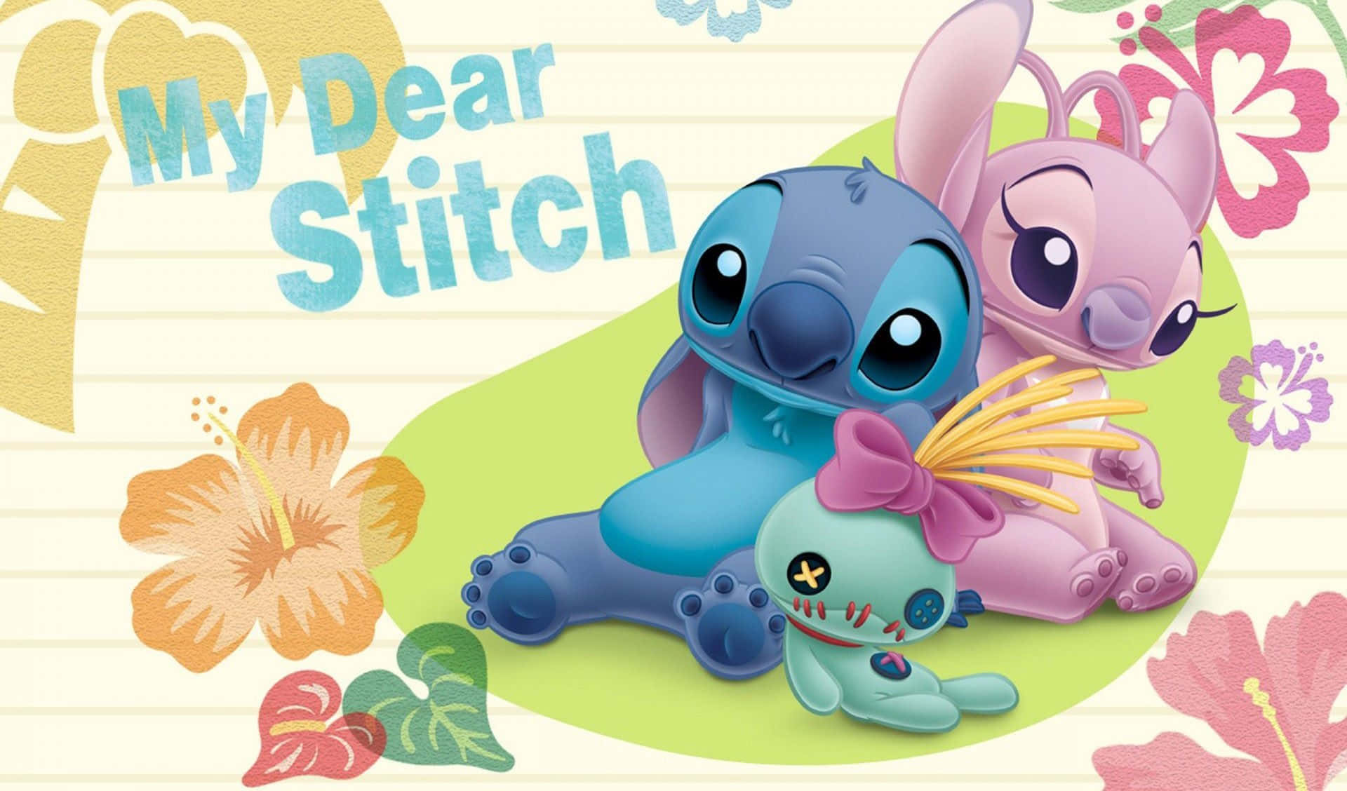 Cute Lilo And Stitch 桌布 壁紙 — 史迪奇與安琪抱著一個被熱帶花卉圍繞的小外星人玩具，背景是橫線紙。