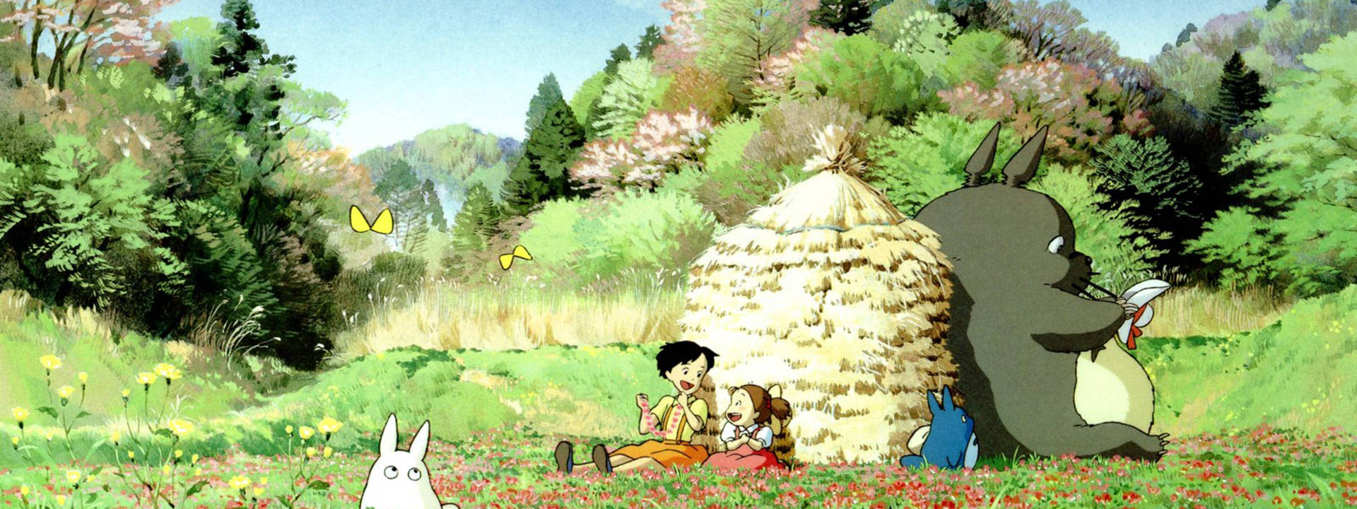 孩子們和龍貓坐在茅草屋附近開滿鮮花的草地上，蝴蝶飛舞。