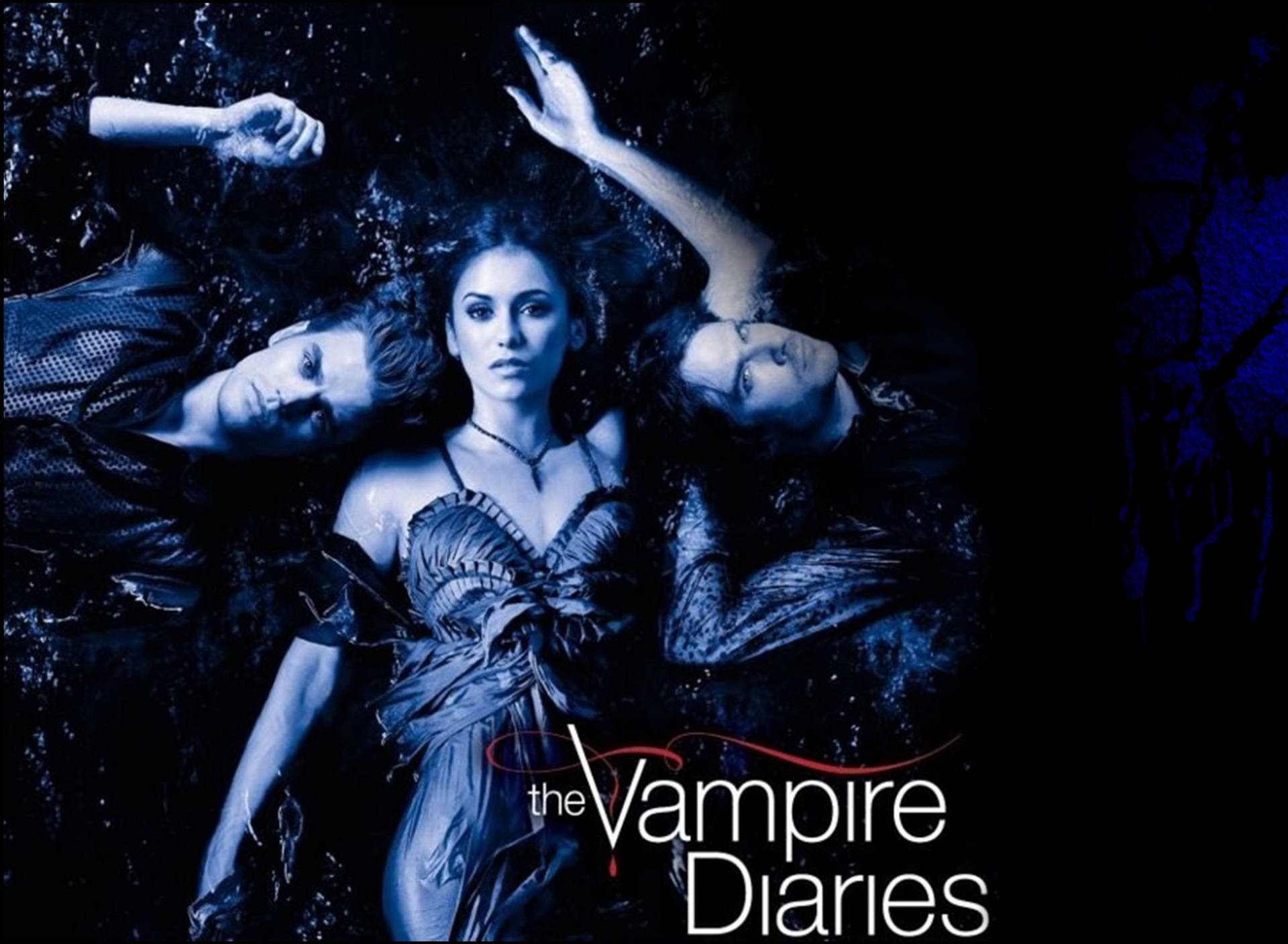 三個人淹沒在深藍色水中，帶有《The Vampire Diaries》標題。