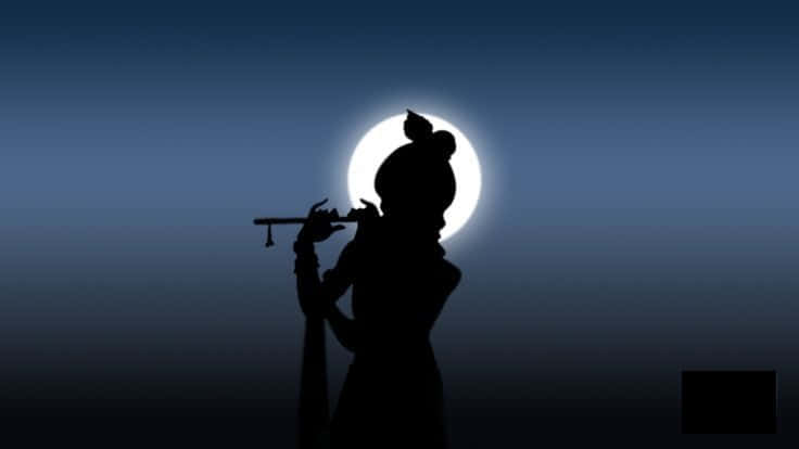 吹笛女孩的淡雅剪影 壁紙 — 在漸變夜空下，吹笛者的剪影映襯著發光的滿月。