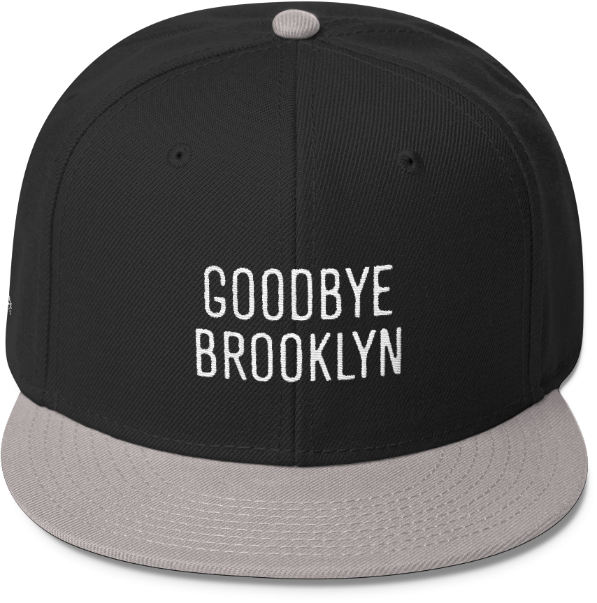 告別布魯克林黑帽 壁紙 — 一頂黑色和灰色的 snapback 帽，上面有白色刺繡文字 goodbye brooklyn，背景簡潔。