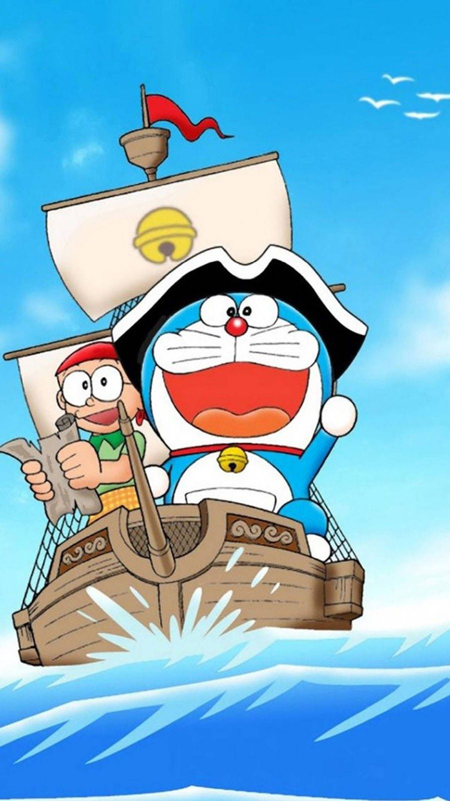 哆啦A夢與大雄的 pirate 船 壁紙 — 多啦A夢和他的朋友駕駛木製海盜船，在晴朗的天空下，海鷗飛翔，穿越明亮的藍色海浪。