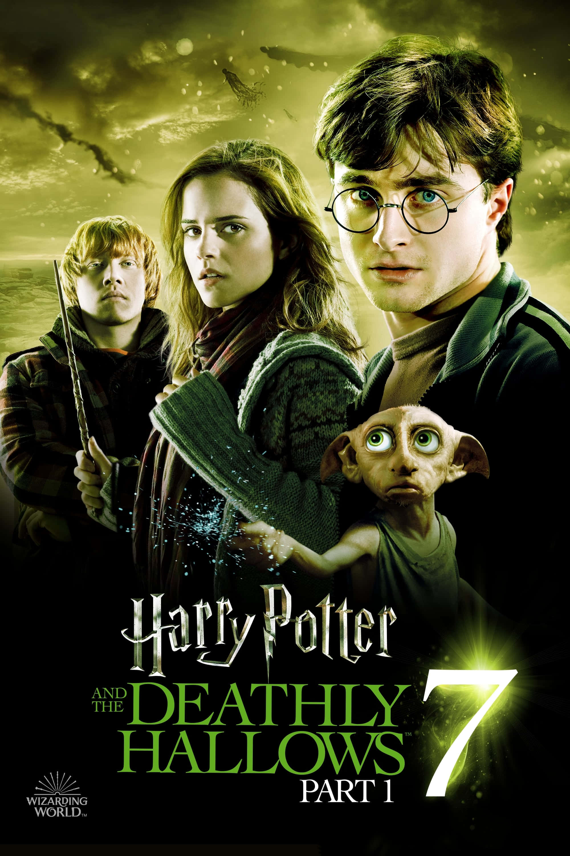 The Deathly Hallows 桌布 壁紙 — 哈利波特、妙麗和榮恩與多比莊嚴地站在暴風雨般的魔法天空下，閃電在他們身後閃爍。