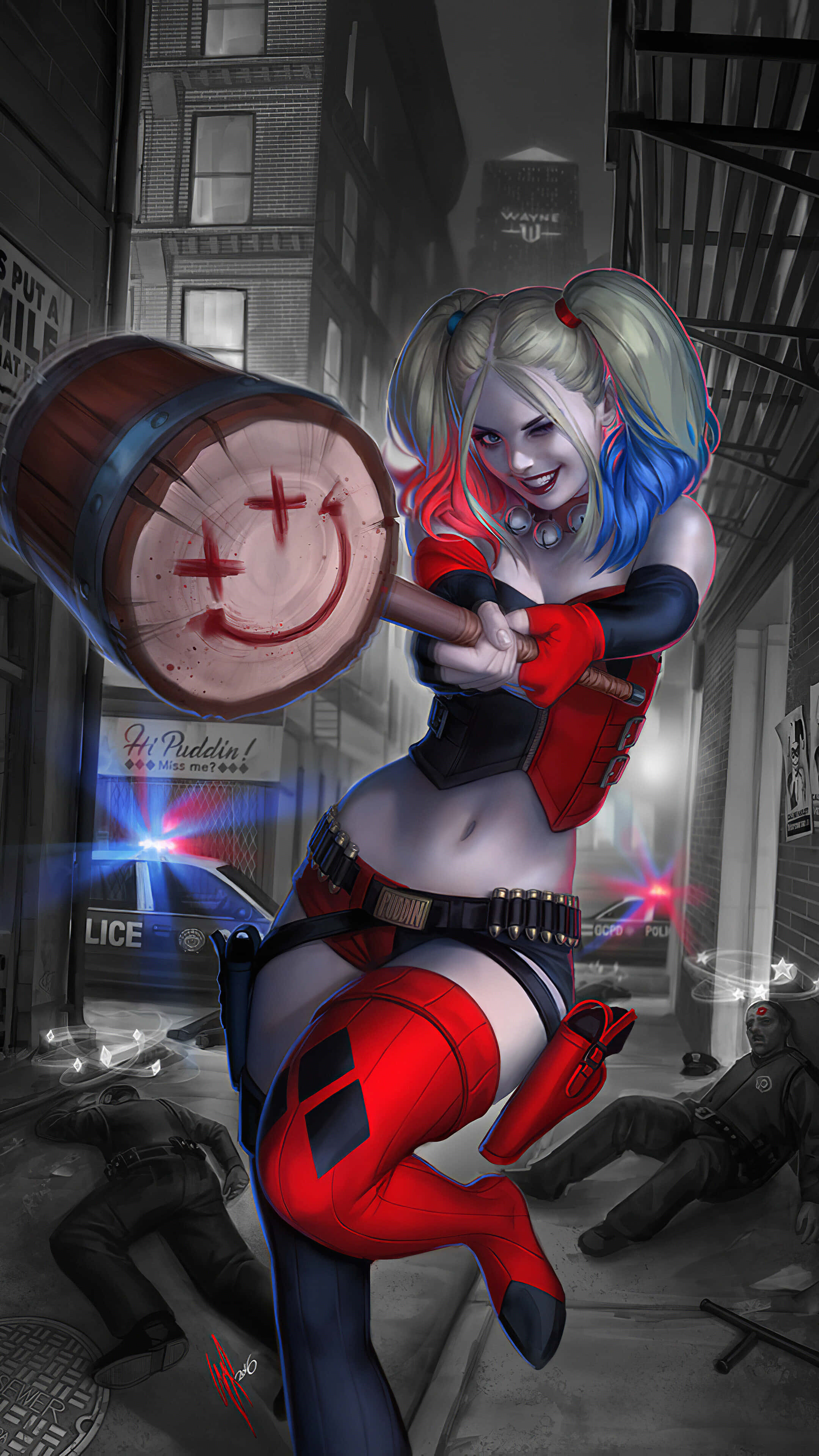 Harley Quinn Hammer 桌布 壁紙 — 哈莉·奎茵在陰暗的城市小巷中揮舞著微笑的槌子，周圍有倒下的警察。