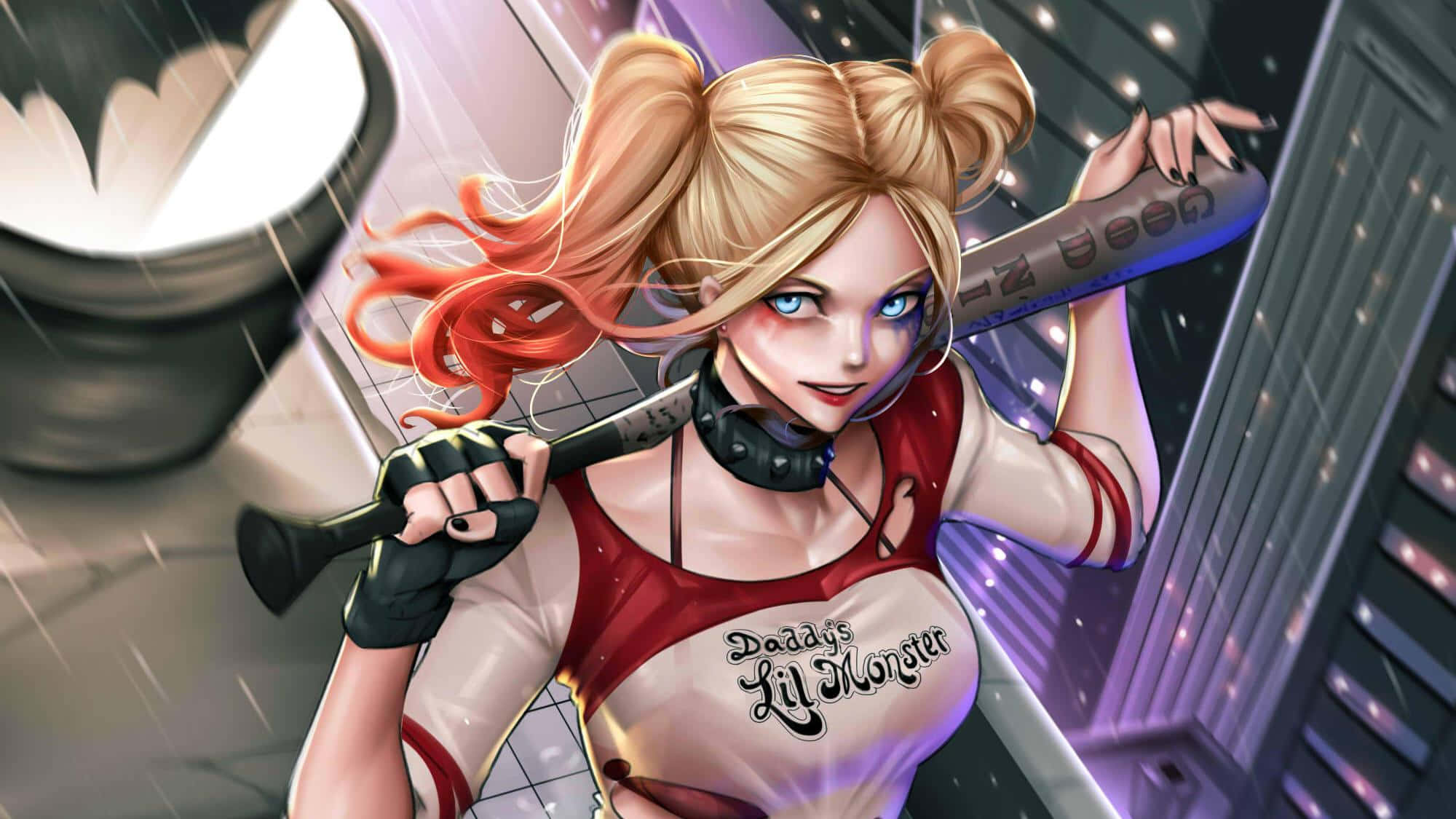 Harley Quinn Baseball Bat 桌布 壁紙 — 哈莉·奎茵在雨水浸濕的城市小巷中揮舞棒球棍，霓虹燈光在濕漉漉的人行道上反射。