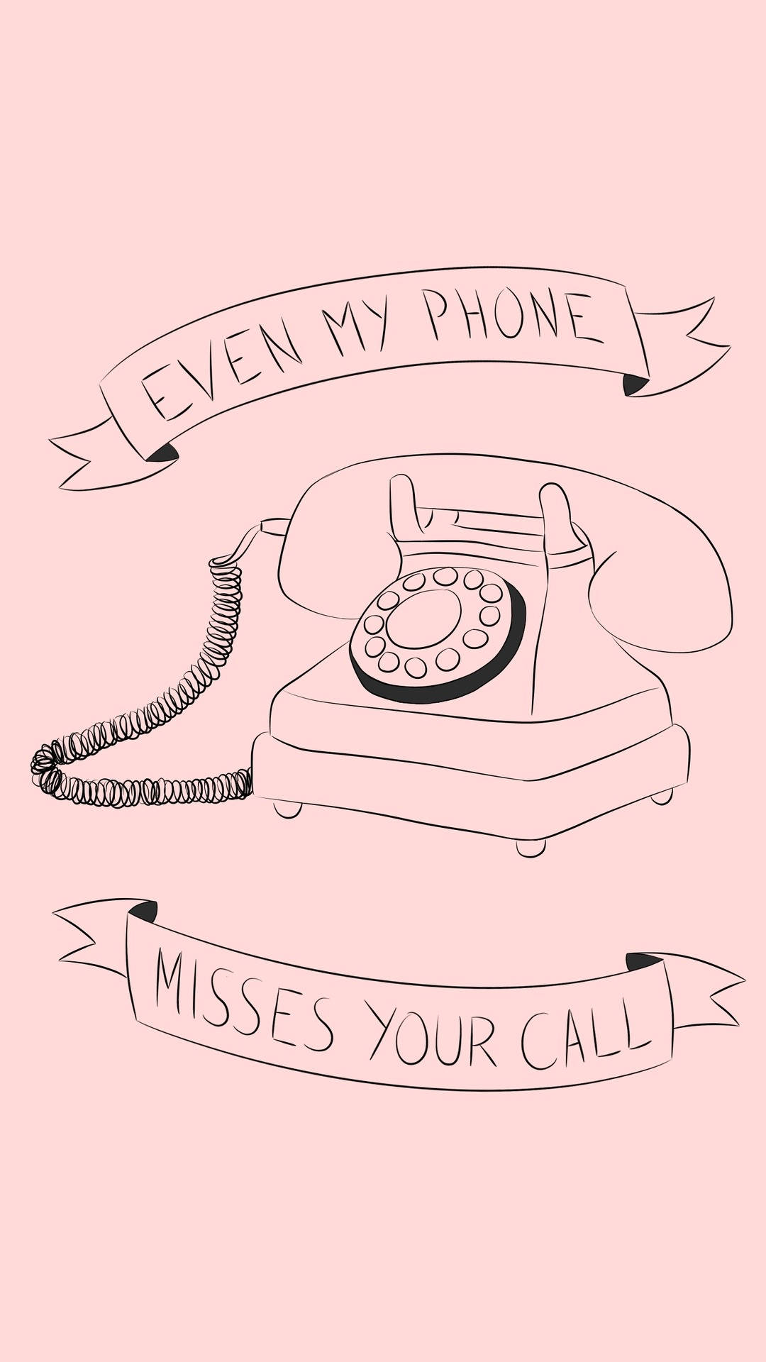 復古轉盤電話，帶有寫著「Even my phone misses your call」的橫幅，背景為粉紅色。