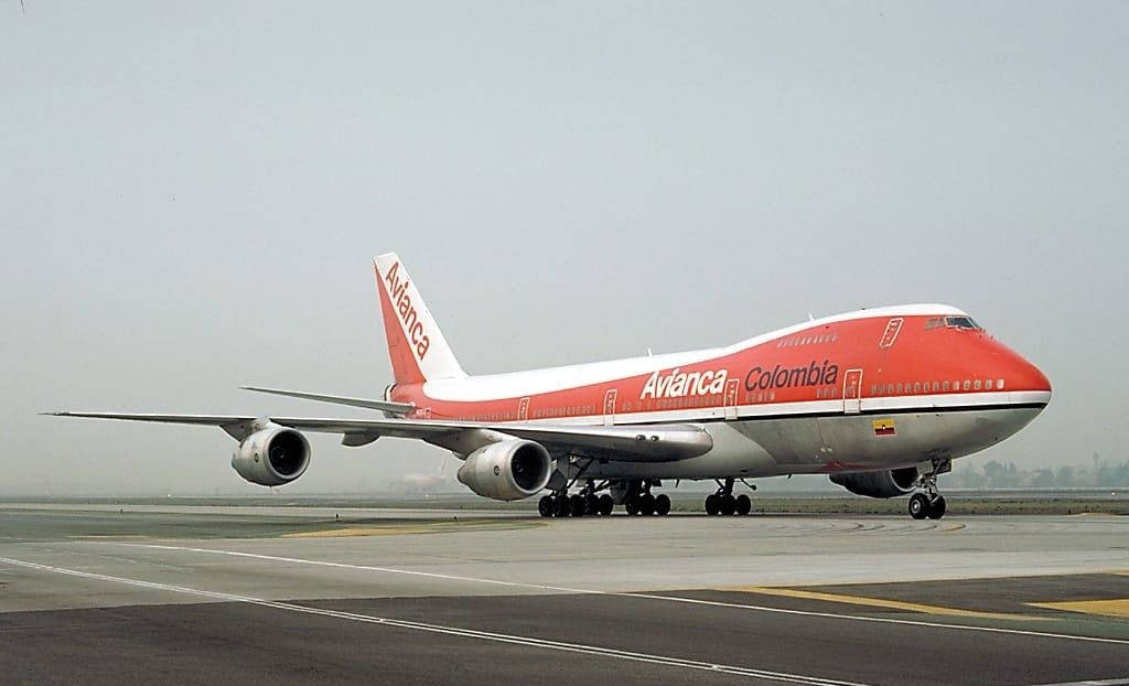 Avianca Colombia 波音 747 飛機喺機場停機坪