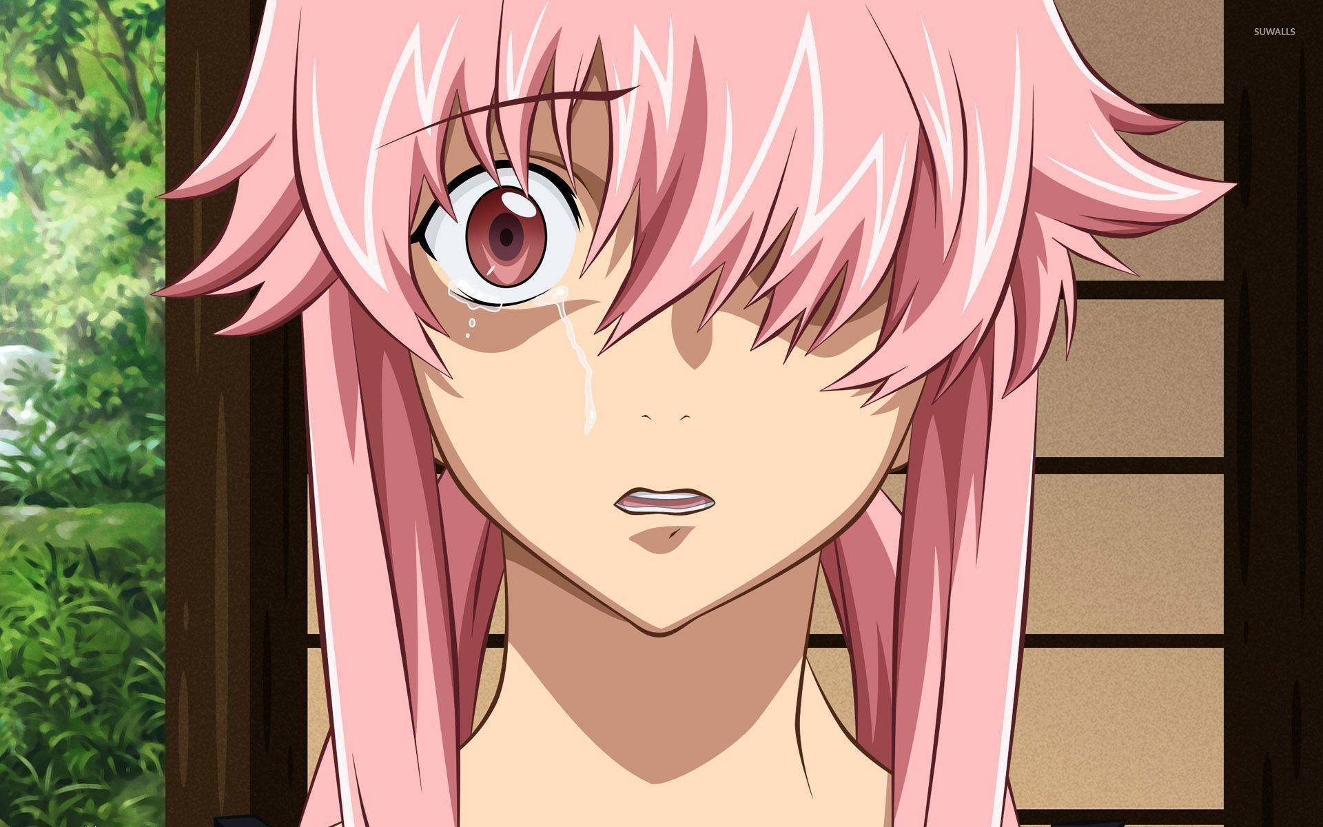 哭泣的 Yuno Gasai 壁紙 — 一位粉紅色頭髮的動漫女孩，一滴眼淚從她的眼睛落下，透過木製窗框向前凝視。
