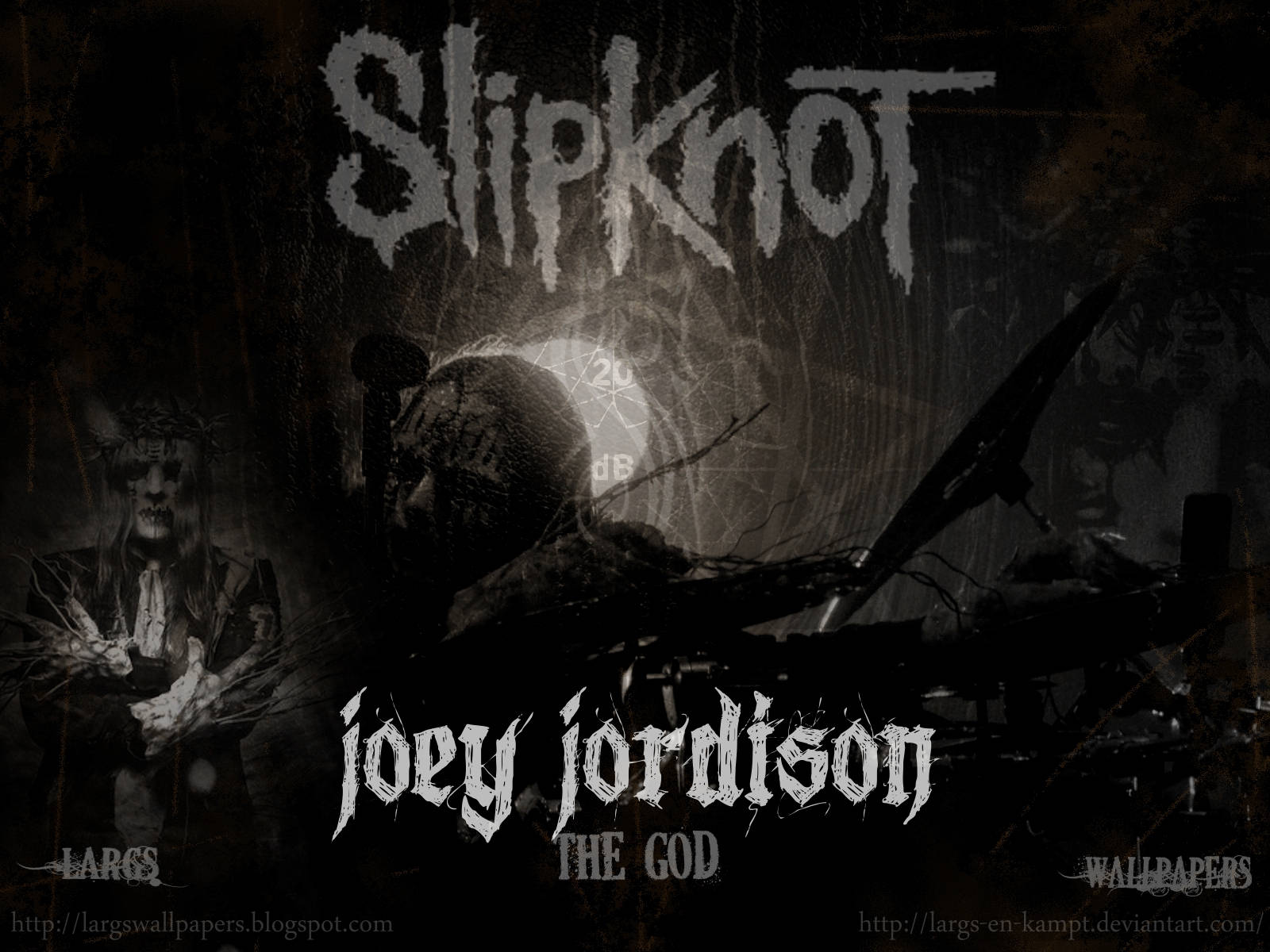 喬伊·喬迪森神之化身 壁紙 — 一張黑暗粗糙的桌布，展示 Slipknot 的 Joey Jordison 帶有骷髏頭和混亂的舞台元素，採用單色調。