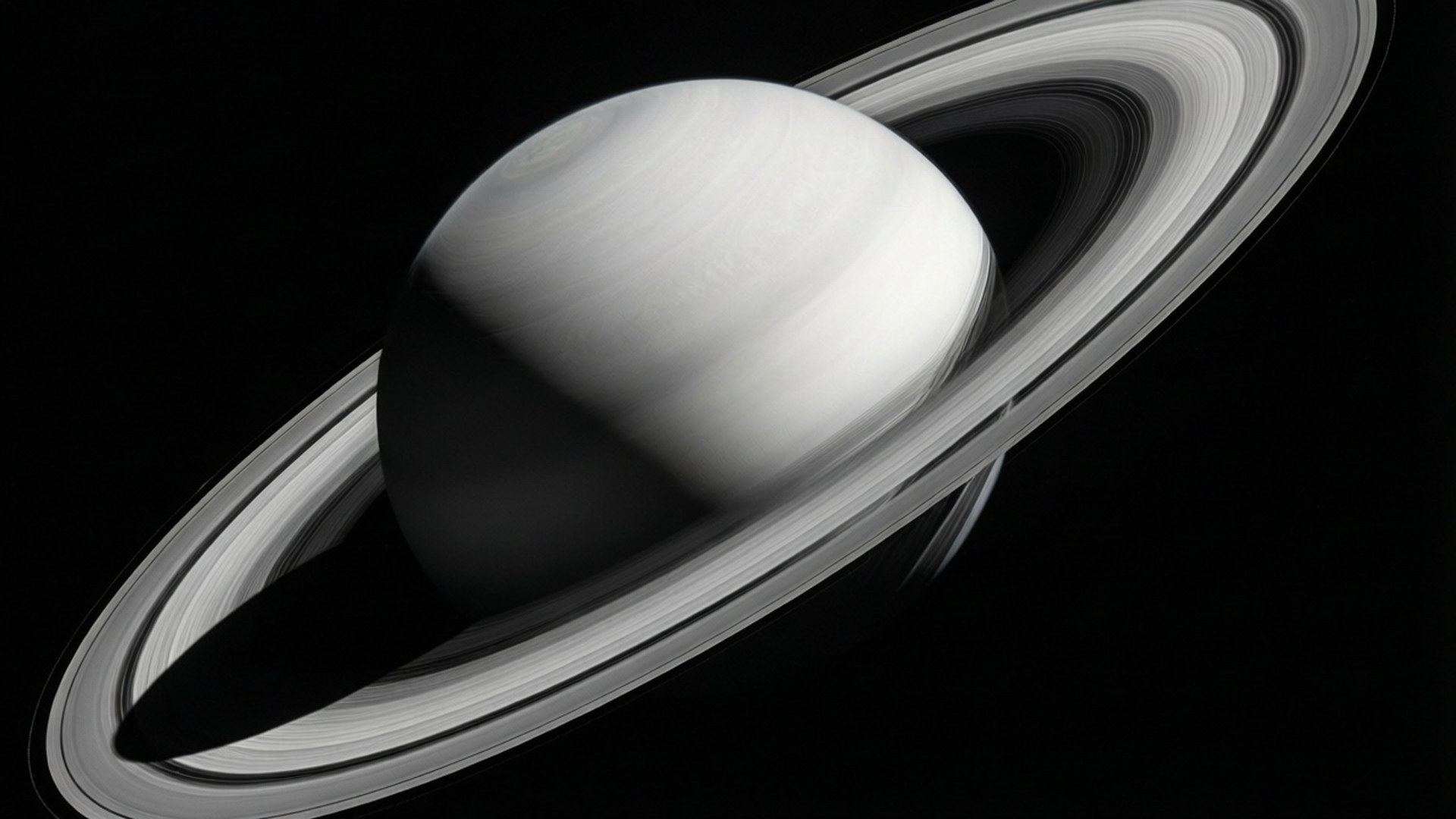 土星帶有詳細的環，在太空中投下陰影