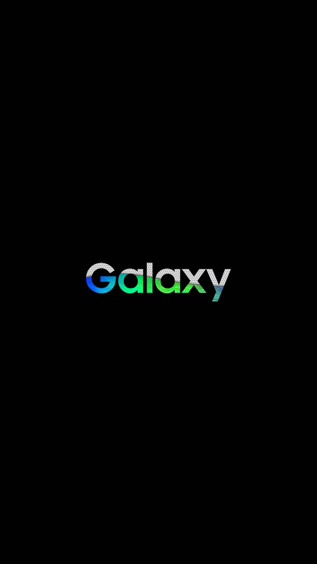 Typography 桌布 壁紙 — 單詞 Galaxy 以彩色漸變字母居中顯示在純黑色背景上。