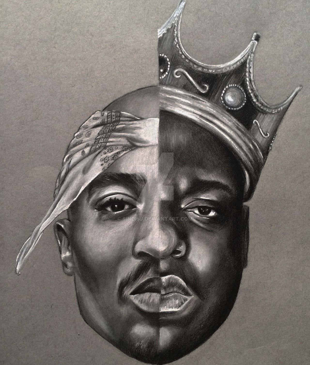 Tupac Shakur 以頭巾和皇冠分割的木炭肖像。
