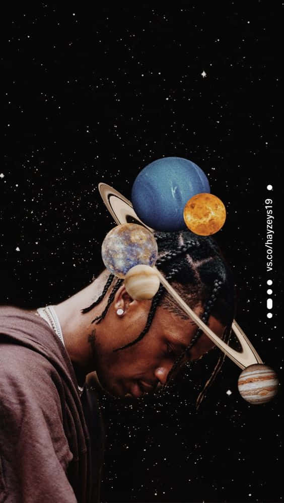 辮子的人被漂浮的行星和星星包圍在太空中。
