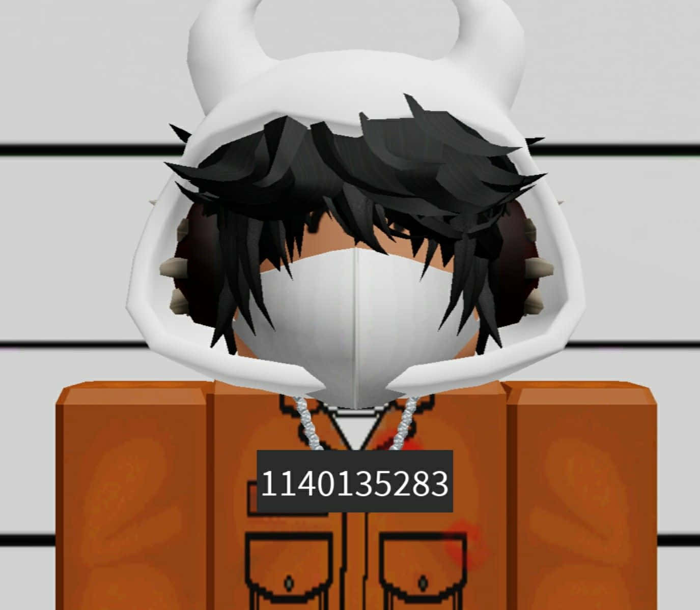 Roblox角色，身穿橙色連身衣和白色有角連帽衫，ID號碼1140135283。