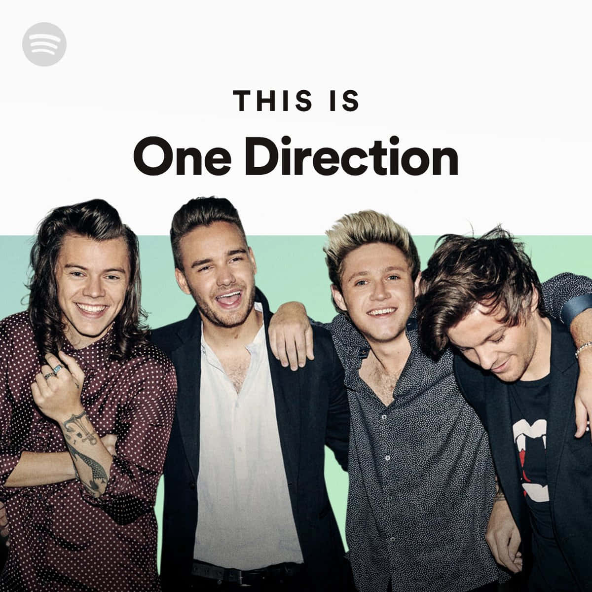 One Direction 桌布 壁紙 — 四位微笑的年輕男士穿著時尚休閒服裝，在白色和薄荷綠的分割背景前緊密擺姿勢，並有粗體文字寫著「THIS IS One Direction」。
