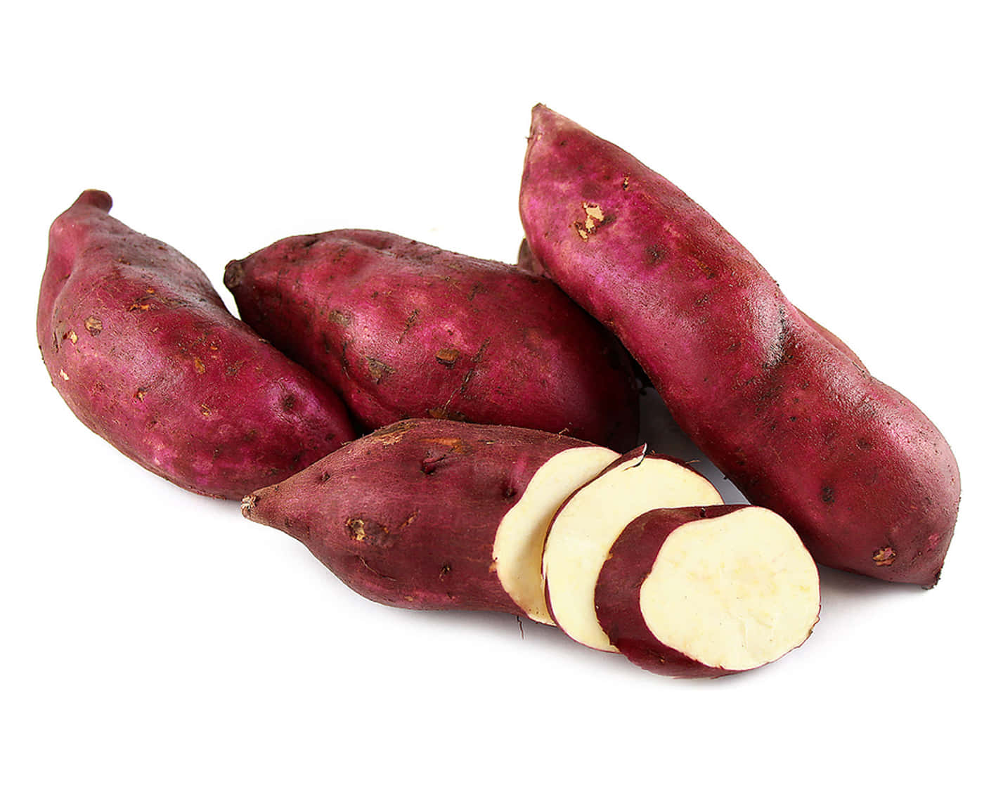 Yellow Sweet Potato 桌布 壁紙 — 四個充滿活力的紫色番薯，內部呈奶油白色，放置在潔白的背景上。
