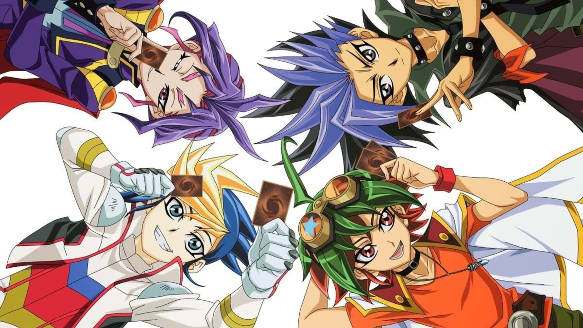 Yu-gi-oh Yugo 桌布 壁紙 — 四個動漫角色，擁有鮮豔的頭髮和動態姿勢，在純白背景前手持卡片。
