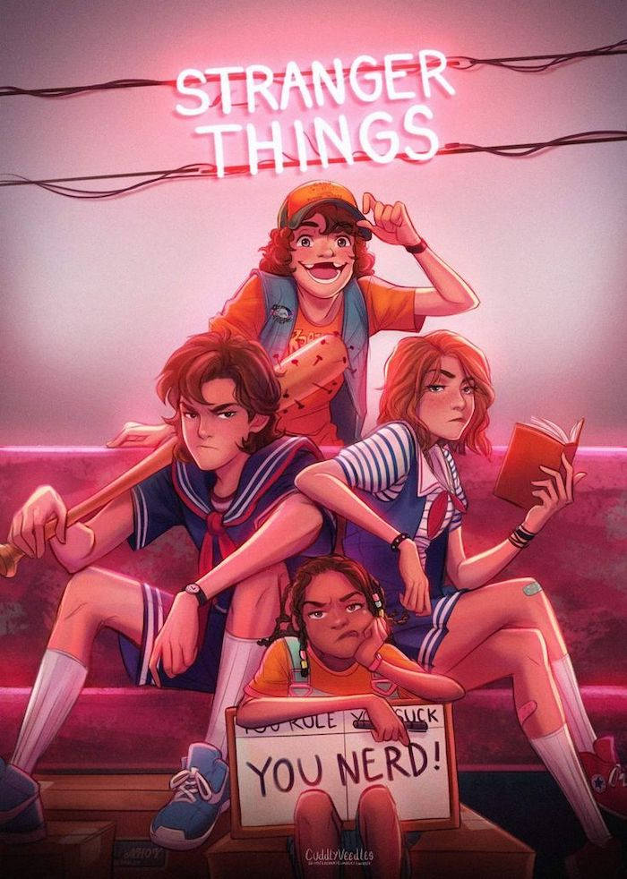 Netflix 桌布 壁紙 — 四個動畫青少年穿著80年代風格服裝，坐在階梯上，上方是發光的《怪奇物語》霓虹招牌，帶有粉紅色霧氣。