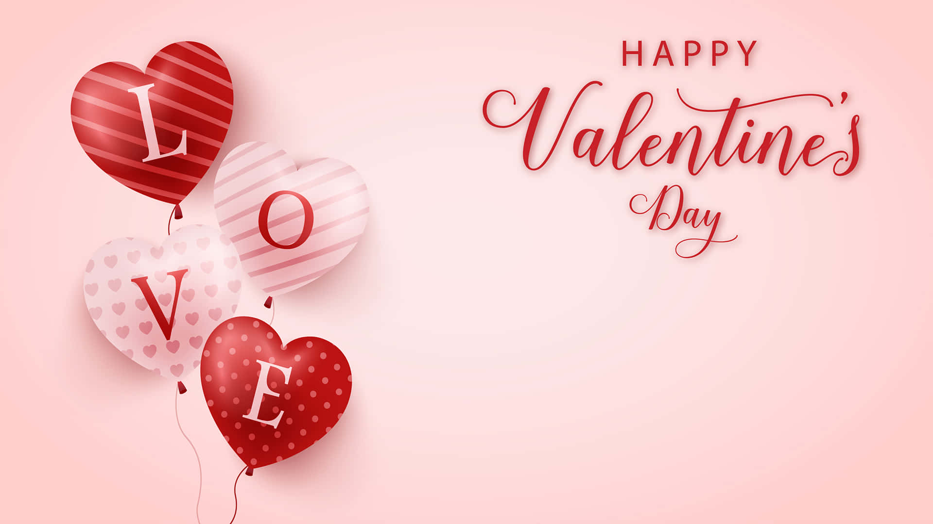 Happy Valentines Day 桌布 壁紙 — 四個心形氣球拼出 LOVE，漂浮在優雅草書文字旁邊，文字寫著 Happy Valentine's Day，背景是柔和的粉紅色漸變。
