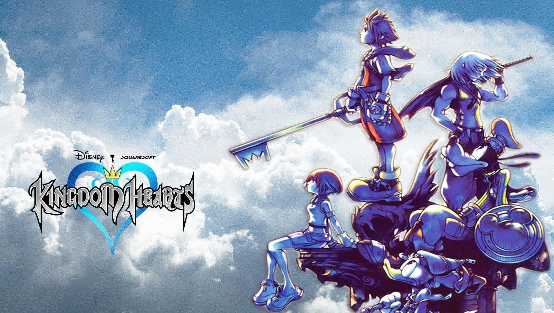 Kingdom Hearts Riku 桌布 壁紙 — 四個王國之心角色站在一個漂浮的鑰匙形平台上，背景是明亮的藍天和蓬鬆的白雲。