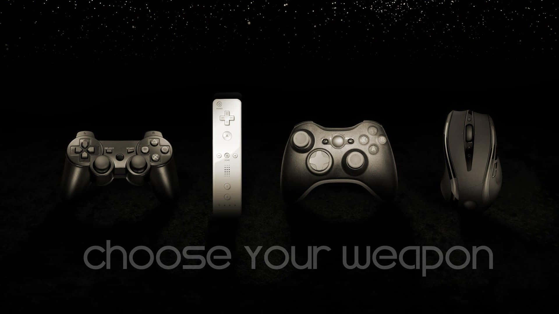 Welcome Gaming 桌布 壁紙 — 四個遊戲控制器和一個滑鼠排列在深色紋理表面上，在繁星點點的黑天下有發光文字寫著 choose your weapon。