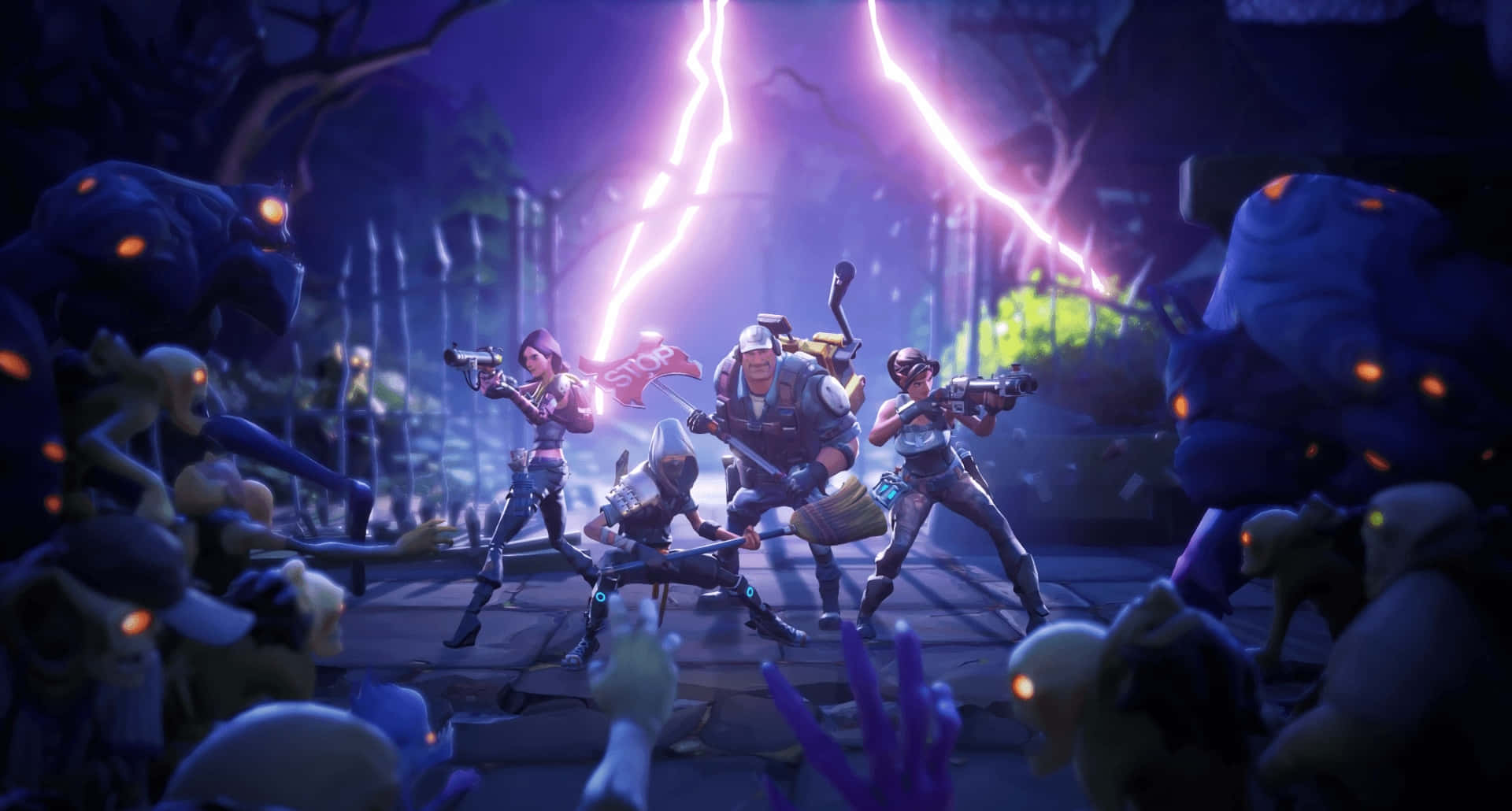 Fye No Skin Fortnite 桌布 壁紙 — 四名身穿盔甲的戰士在黑暗森林空地中，於紫色閃電下與發光的外星生物戰鬥。