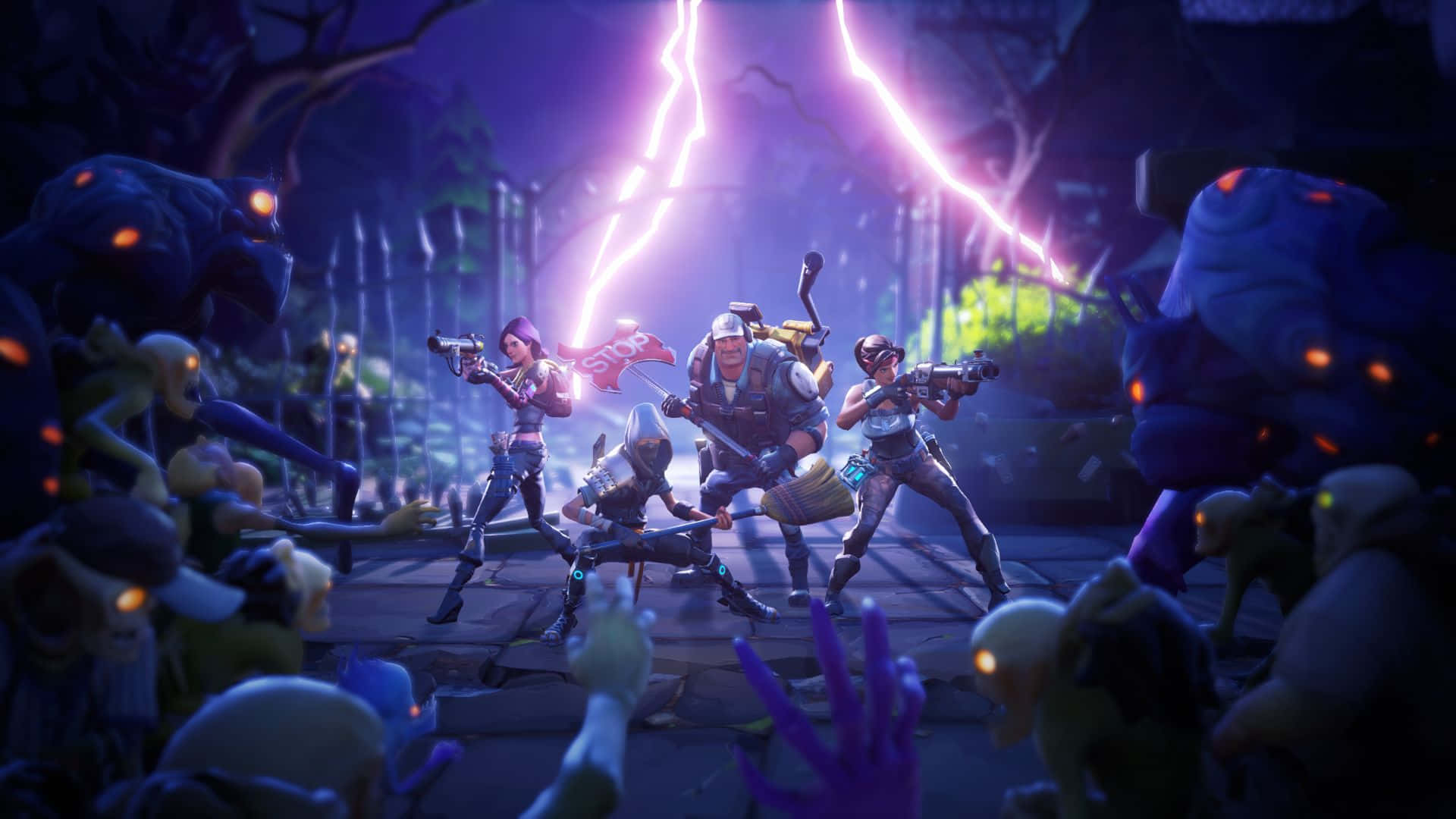 Cooperative Gameplay 桌布 壁紙 — 四名身穿鎧甲的戰士在紫色閃電下，於黑暗森林空地中與發光的殭屍-like生物戰鬥。