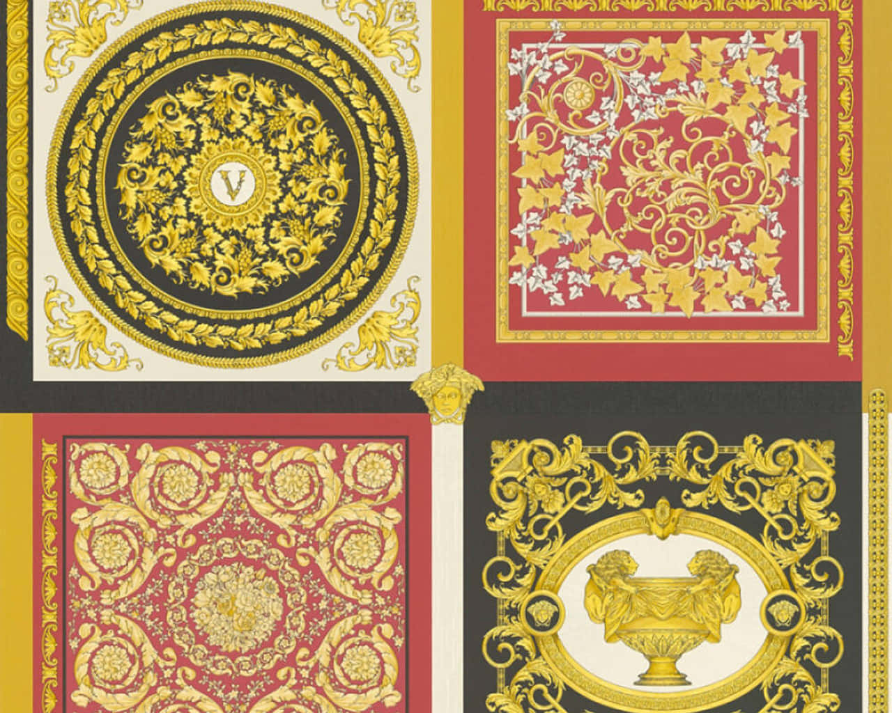 范思哲 桌布 壁紙 — 四塊華麗的 Versace 牆紙面板，在紅色、黑色和奶油色背景上飾有金色巴洛克圖案。