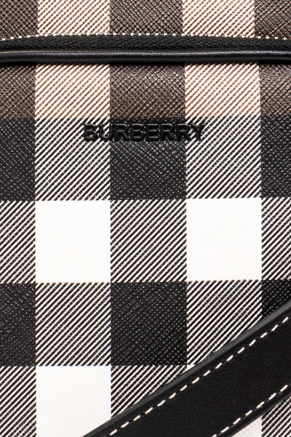 Burberry 格紋手袋，黑色皮革飾邊及白色縫線。