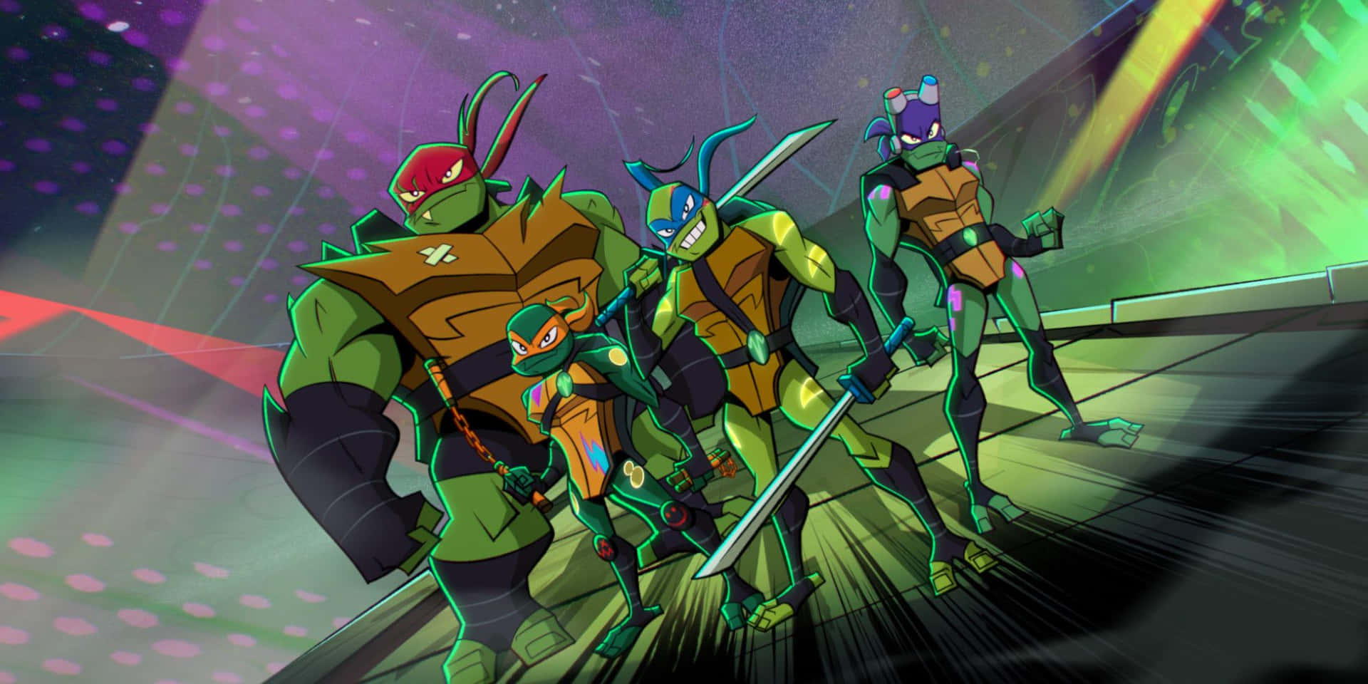 tmnt 桌布 壁紙 — 四隻忍者龜在未來城市景觀中，於霓虹燈下以動態姿勢手持發光武器。