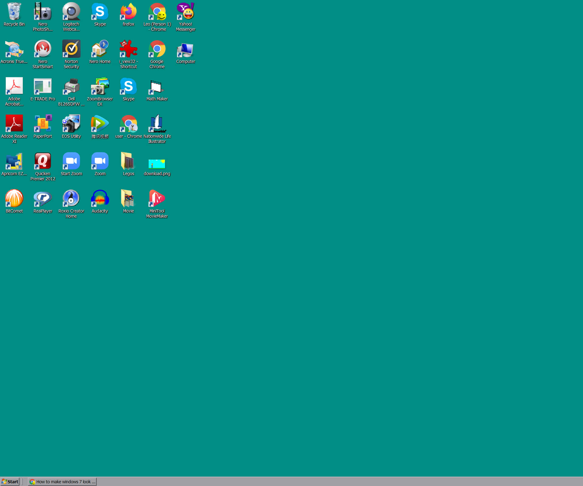 回溯時光，體驗 Windows 95 壁紙 — 一個青綠色的桌面背景，整齊排列的應用程式圖示形成網格圖案。