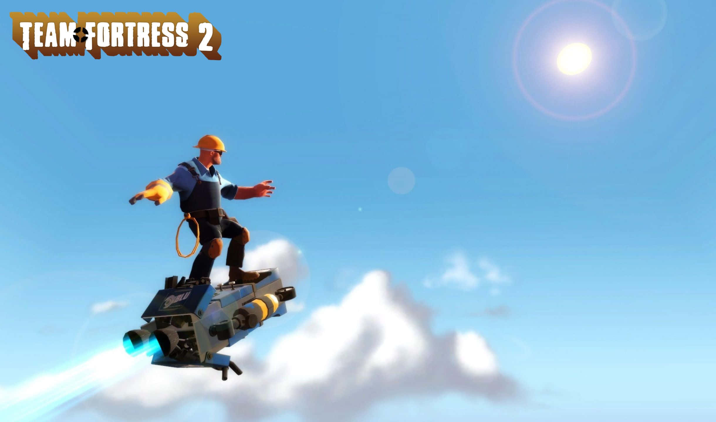 《團隊對戰2》——激烈戰鬥場景 壁紙 — 《Team Fortress 2》中的建築工人角色乘坐噴射背包飛過晴朗的藍天，天空中有蓬鬆的雲朵和燦爛的太陽。