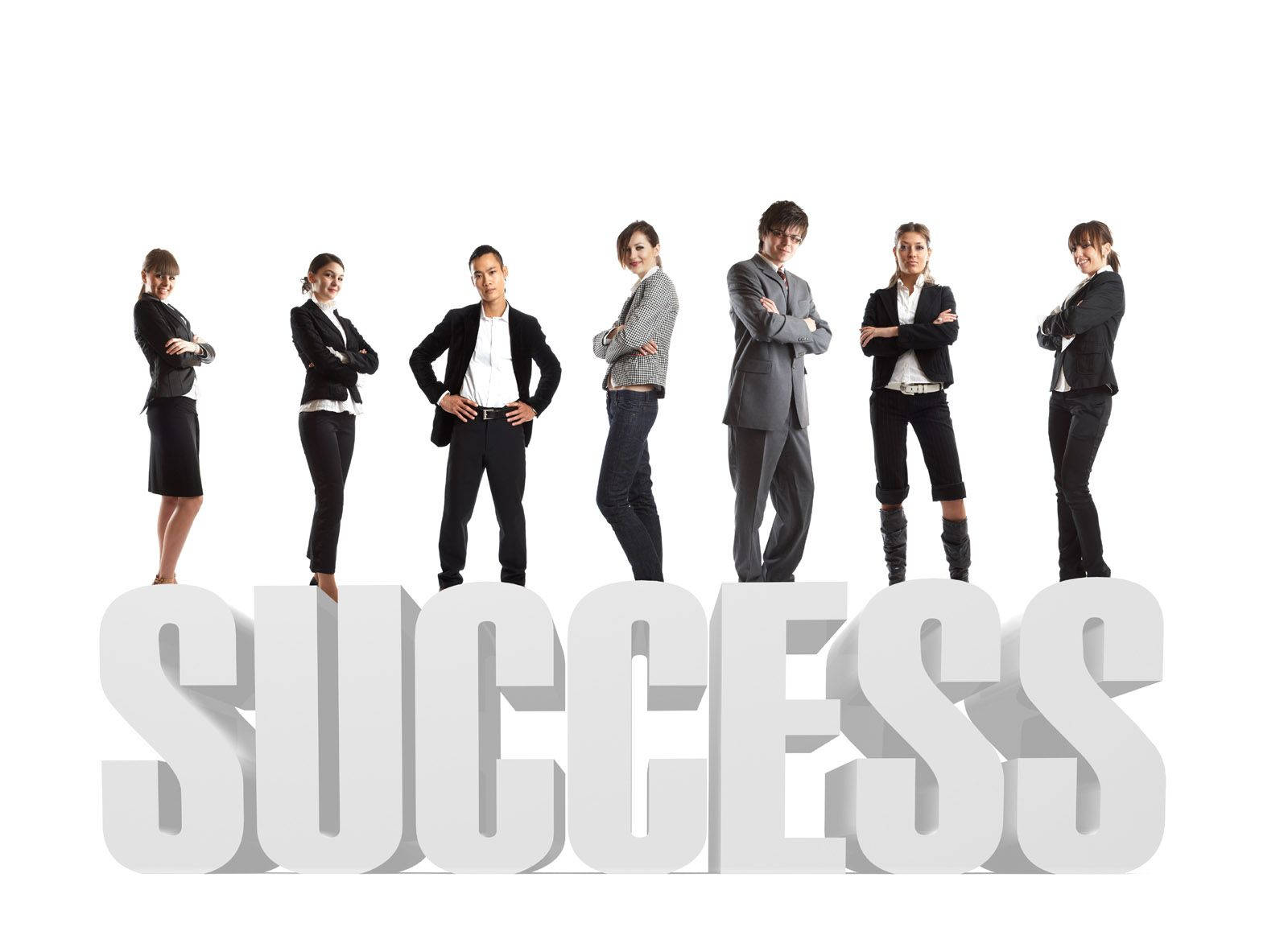 七位商業人士站在粗體白色字母拼出的success一詞上。