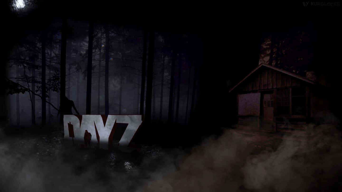 霧夜場景中帶有發光DAYZ標誌的黑暗森林小屋。