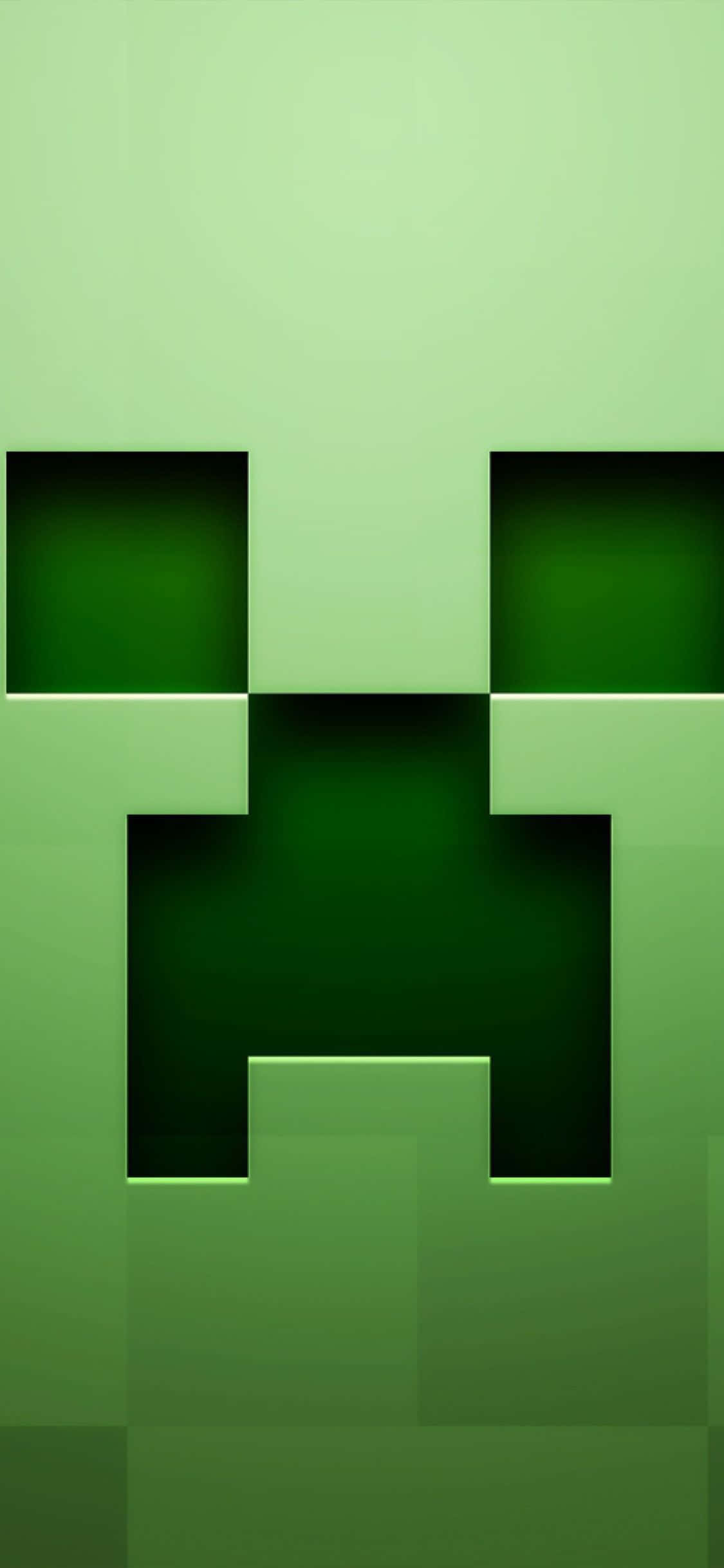 在 iPhone Xs 上玩與探索 Minecraft 世界 壁紙 — 一個來自Minecraft的像素化綠色苦力怕臉孔，帶有發光的眼睛和方塊特徵，背景為漸變色。