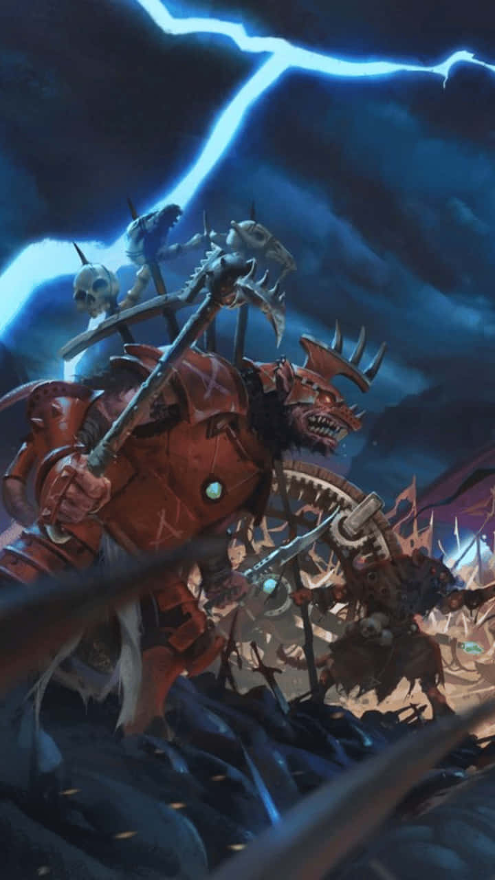 在《Total War: Warhammer II》中展開俯瞰式冒險 壁紙 — 一個身穿紅色盔甲的惡魔軍閥，在藍色閃電的暴風雨天空下揮舞著帶刺的武器。