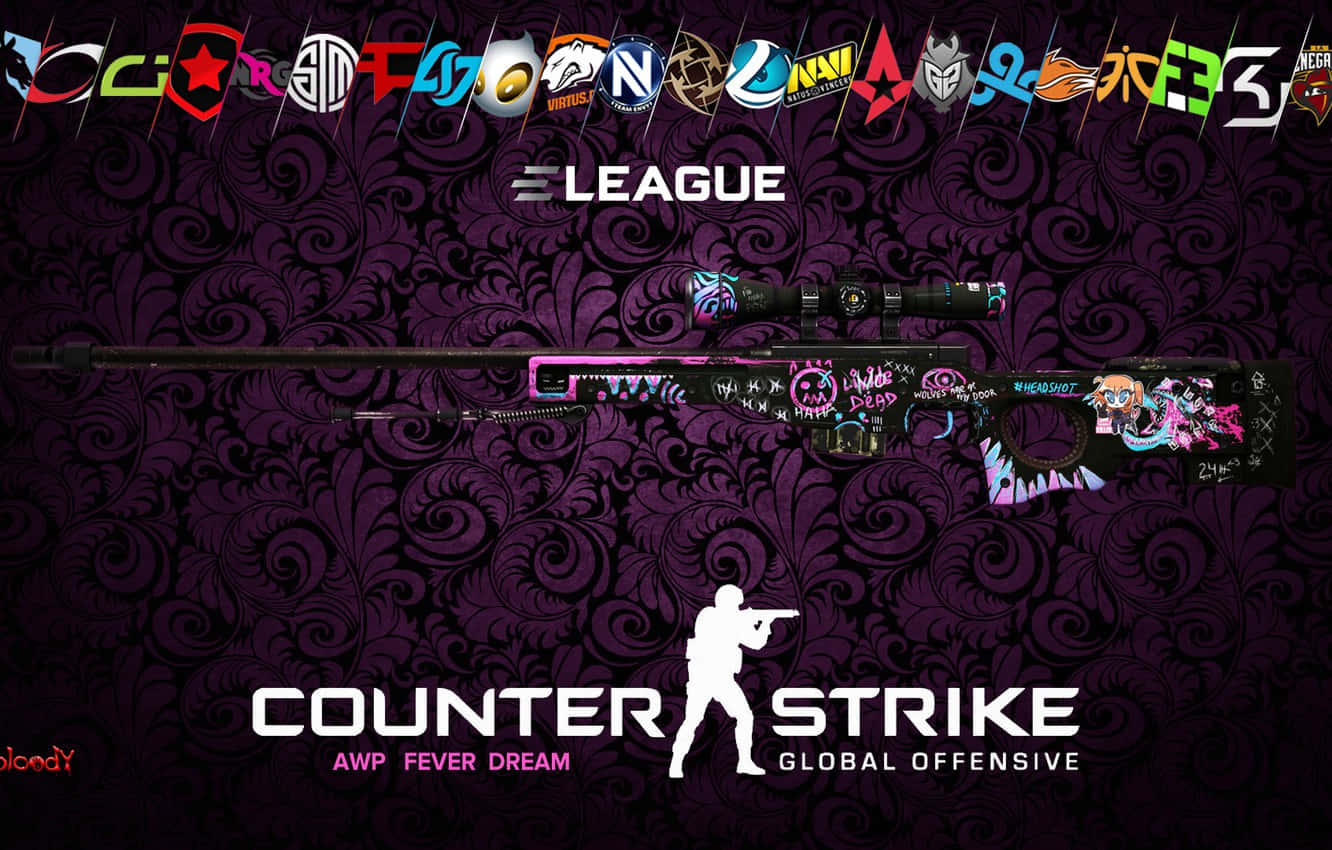來自Counter-Strike Global Offensive的裝飾AWP步槍，帶有電競隊伍標誌和紫色背景。