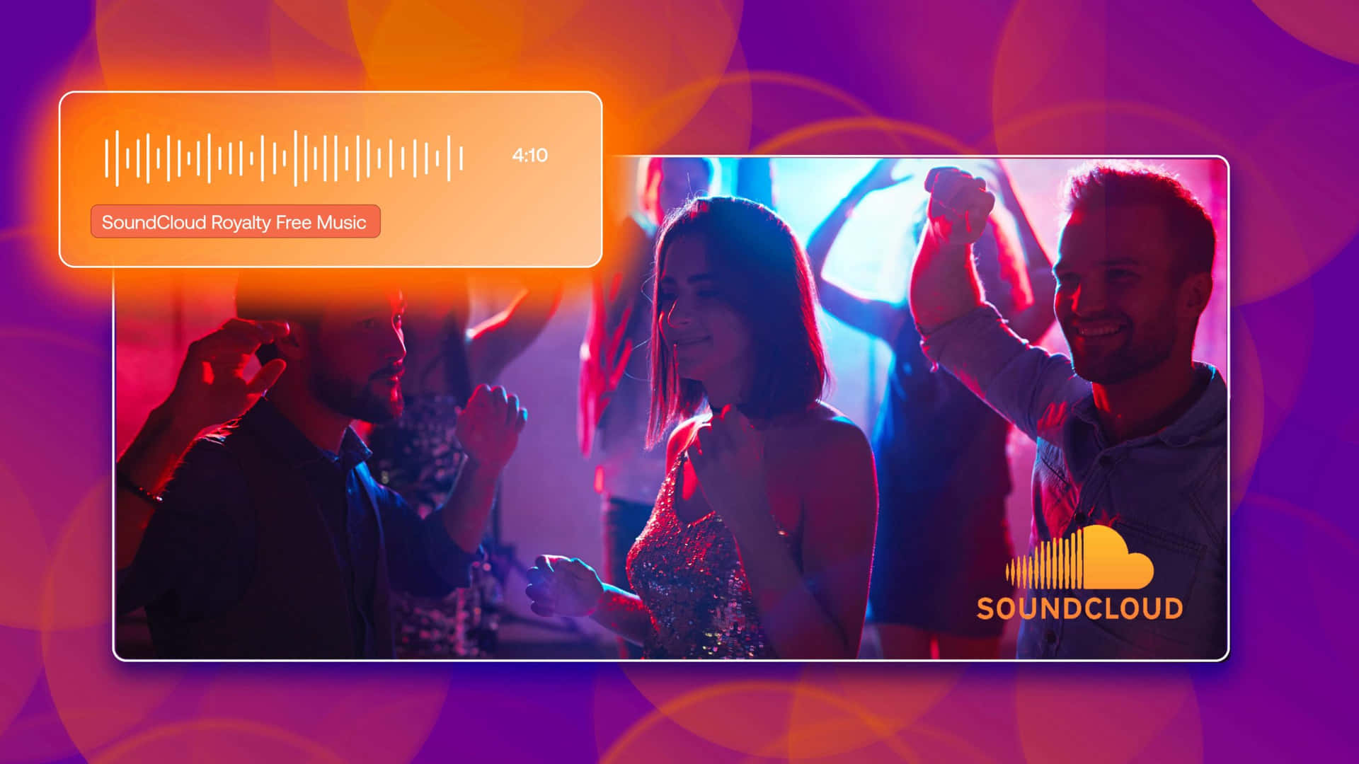 人們在帶有SoundCloud品牌的霓虹燈夜店中跳舞。