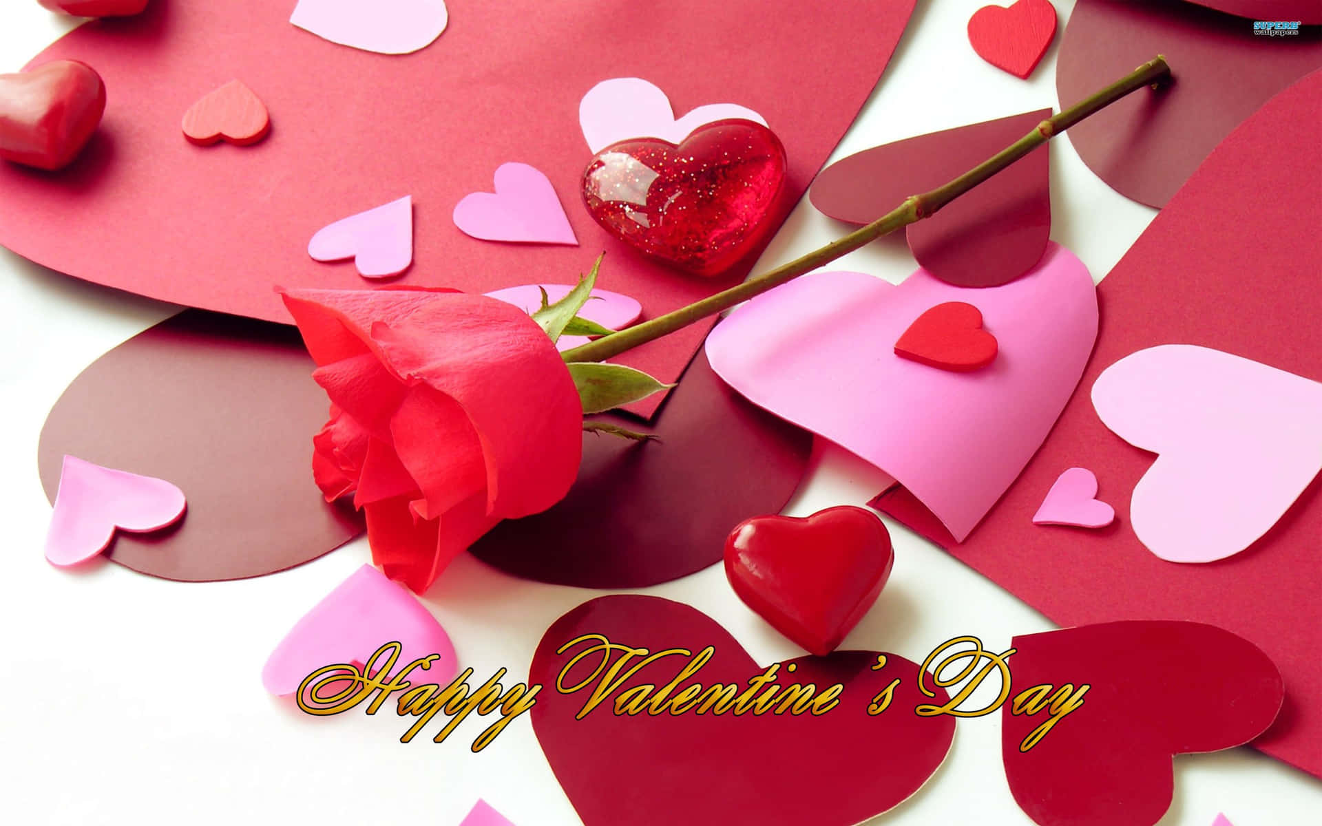 紅玫瑰和紙心，帶有 'Happy Valentine's Day' 文字，適合浪漫慶祝。