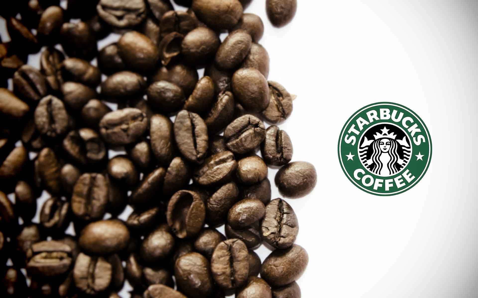 Starbucks咖啡豆和標誌在白色背景上