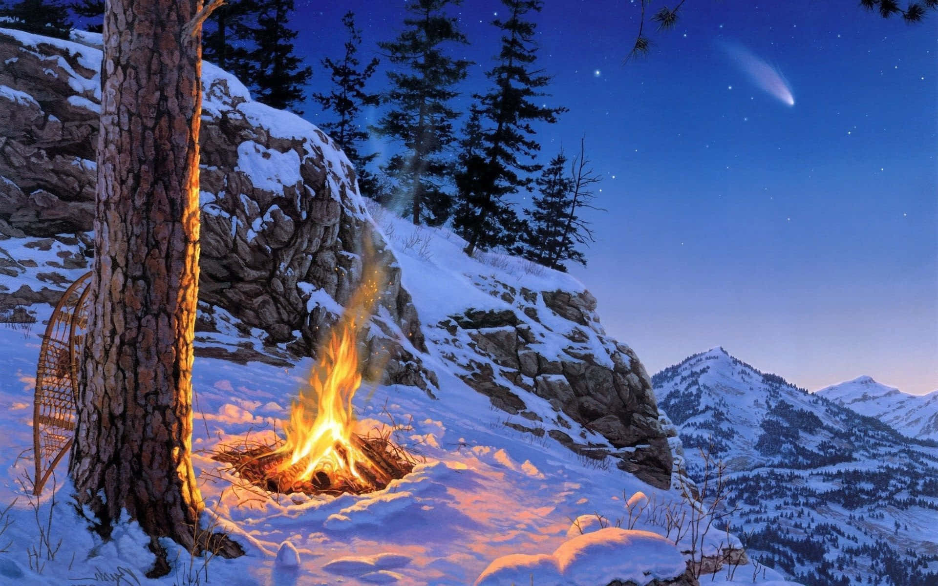 Cozy Fire 桌布 壁紙 — 在白雪覆蓋的山間空地中，溫暖的營火在繁星點點的夜空下閃耀，並可見一顆彗星。