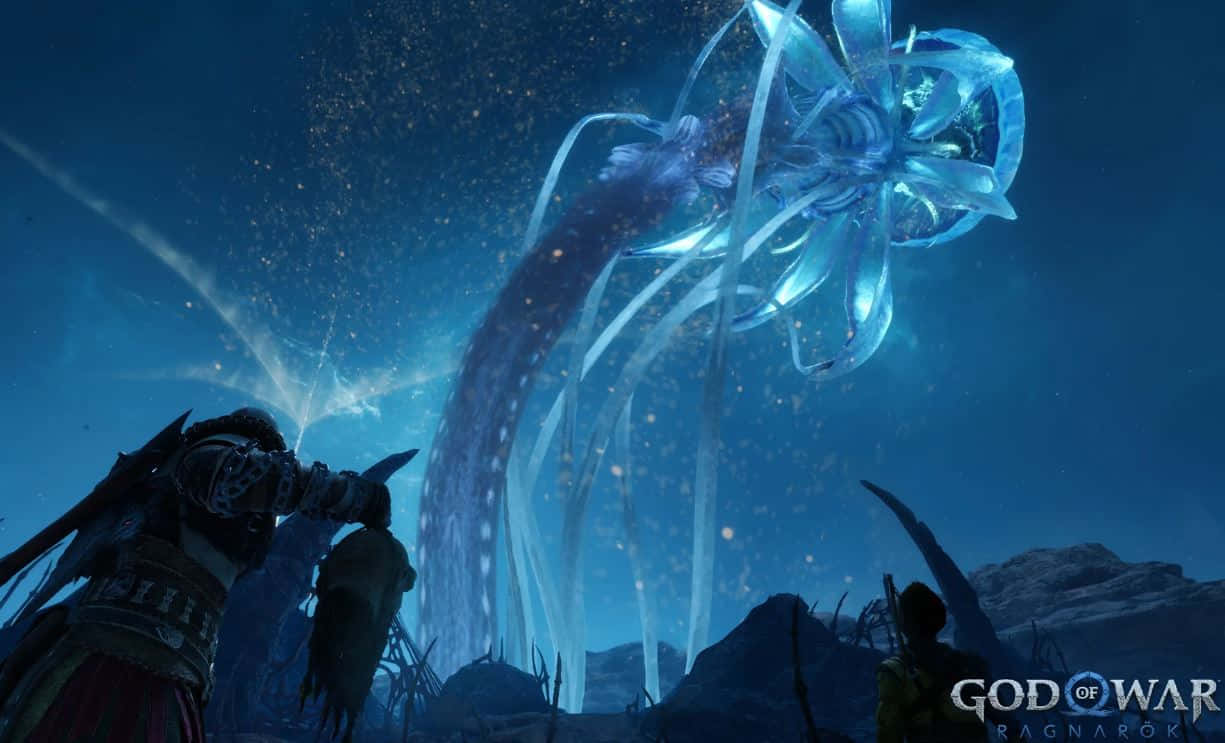 God Of War 桌布 壁紙 — 在繁星點點的夜空下，一名戰士站在白雪皚皚的山地王國中，面對一條巨大的發光藍色冰蛇。